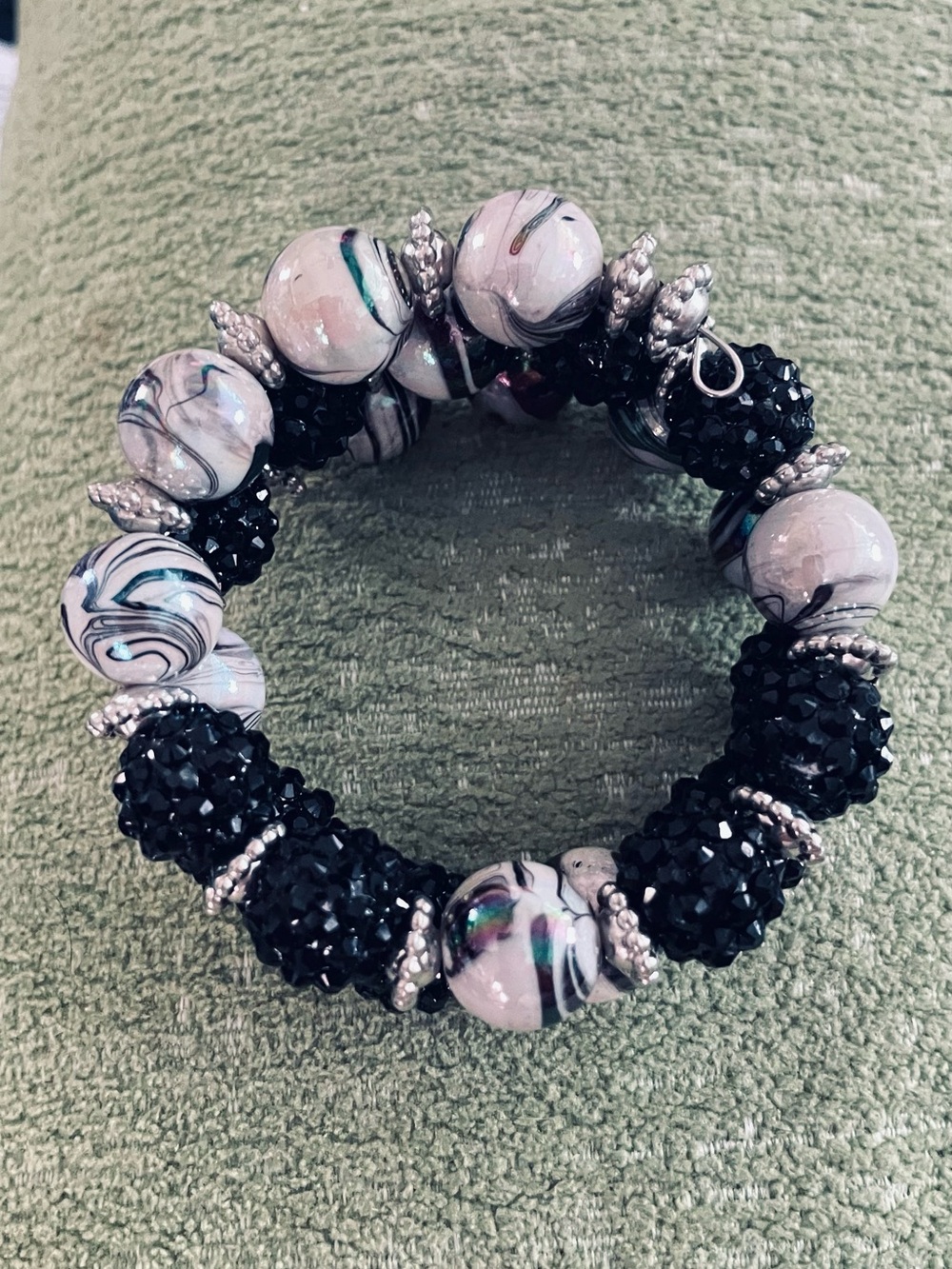Marbled White & Black Bead on Memory Wire Stretch Bracelet